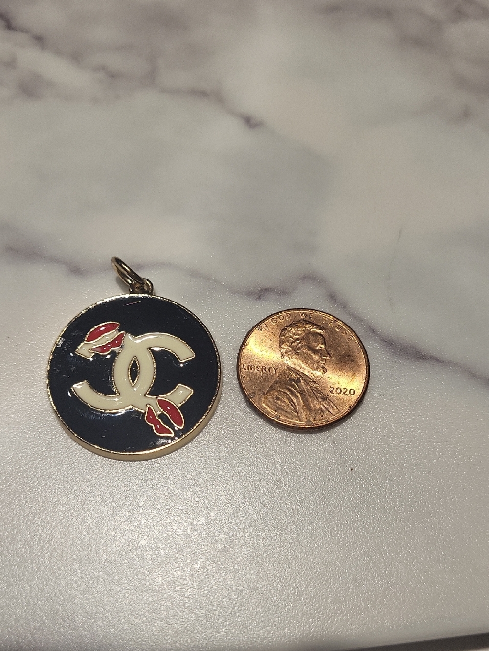 Lavish Zipper Pull - Picture 3 of 4